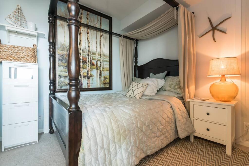 Stunning Condo With Fantastic View Of The City! Торонто Экстерьер фото
