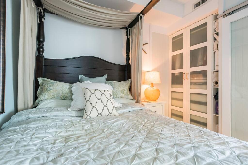 Stunning Condo With Fantastic View Of The City! Торонто Экстерьер фото